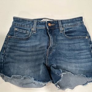 Women’s Levi Strauss High Rise Shorts size 4/27